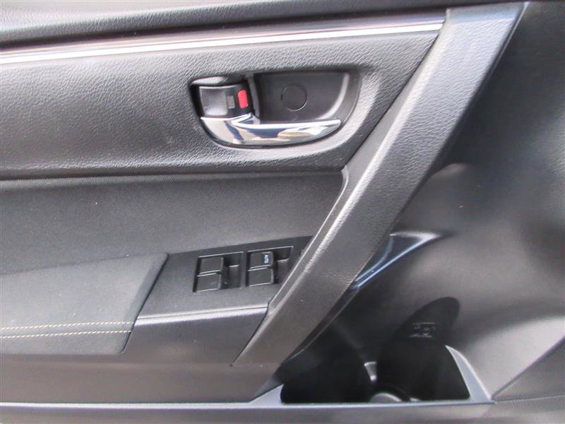 Used 2018 Toyota Corolla LE image 10