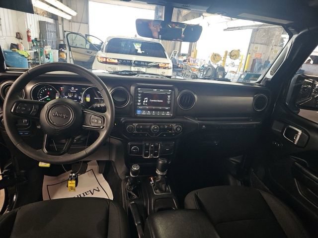 Used 2023 Jeep Wrangler Unlimited w/ Dual Top Group AWD/4WD image 12