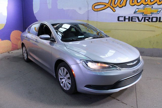 Used 2016 Chrysler 200 LX image 4