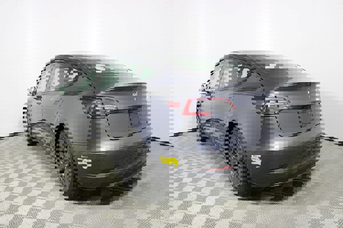 Used 2021 Tesla Model 3 Standard Range Plus image 27