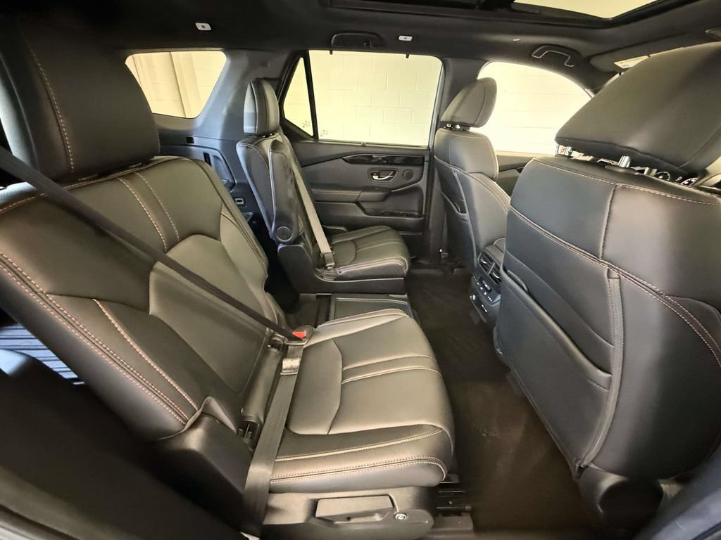 Used 2024 Honda Pilot TrailSport image 16