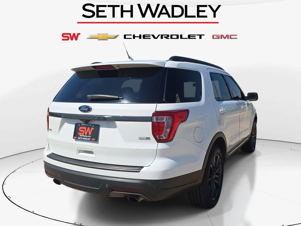 Used 2018 Ford Explorer XLT w/ Equipment Group 202A image 7