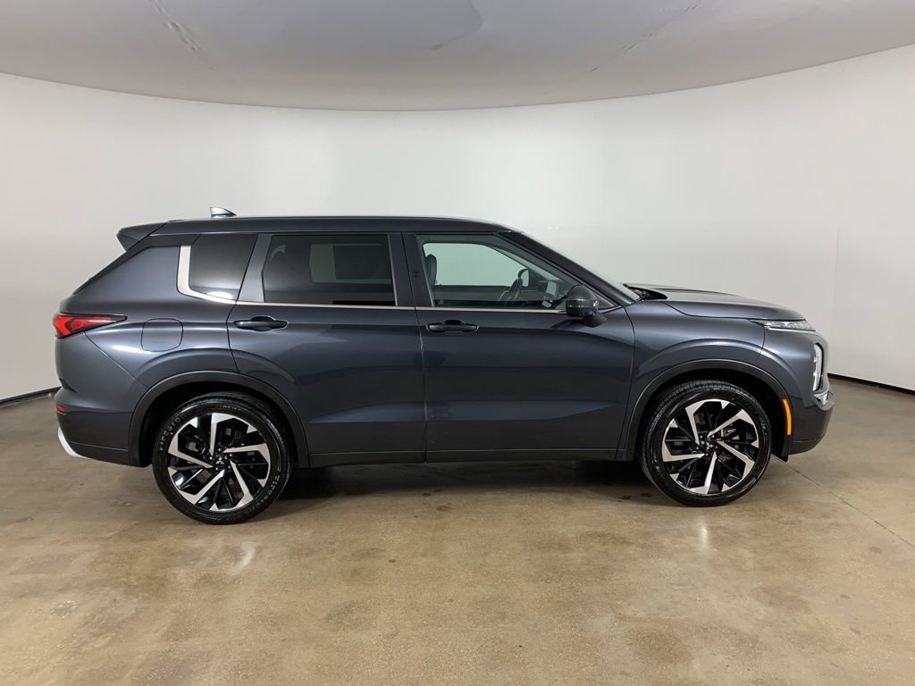 Used 2024 Mitsubishi Outlander SE image 7