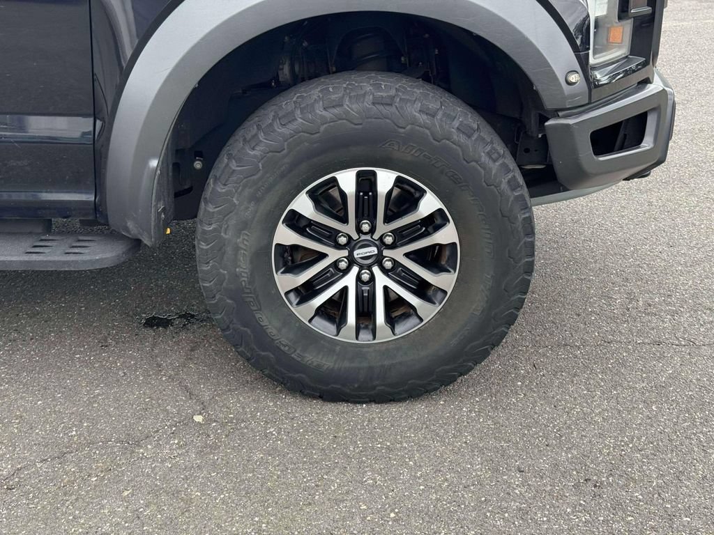 Used 2019 Ford F150 Raptor w/ Equipment Group 802A Luxury AWD/4WD image 9