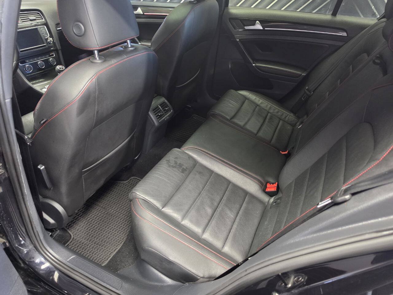 Used 2016 Volkswagen GTI SE FWD image 25