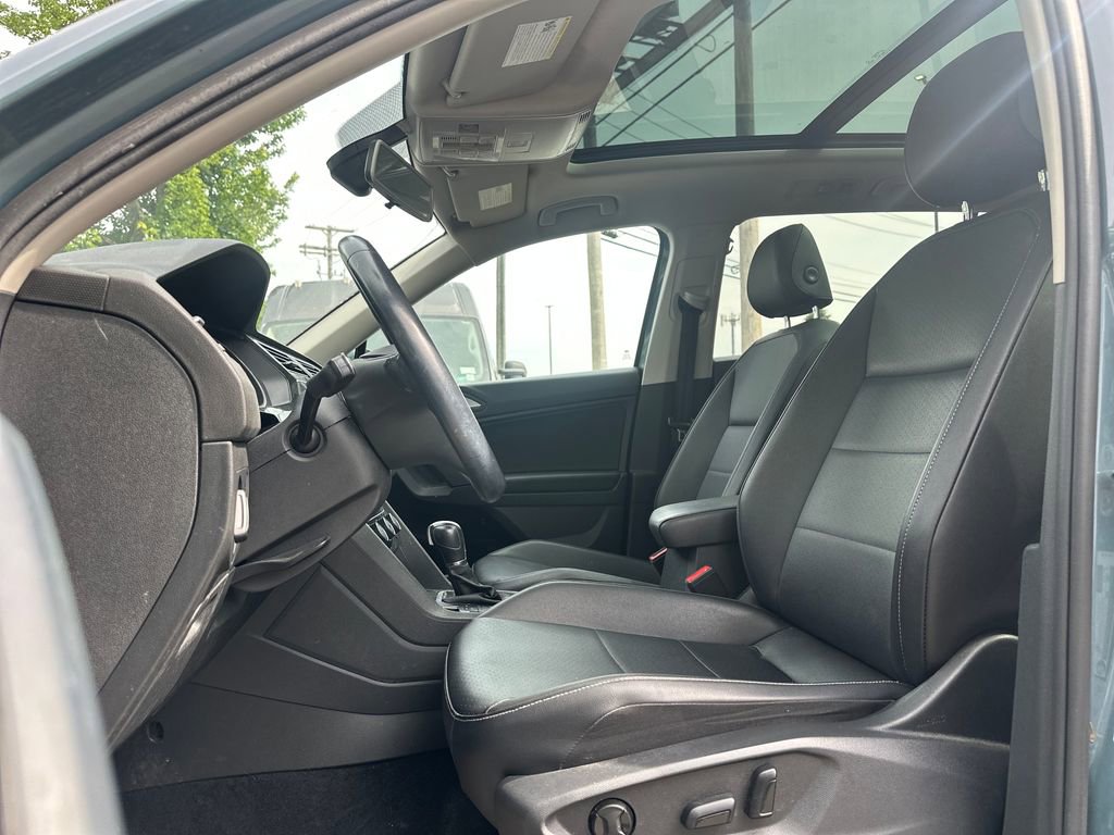 Used 2019 Volkswagen Tiguan SE w/ Panoramic Sunroof Package FWD image 8