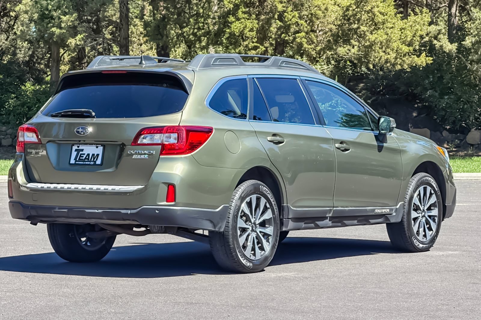 Used 2017 Subaru Outback 2.5i Limited AWD/4WD image 4