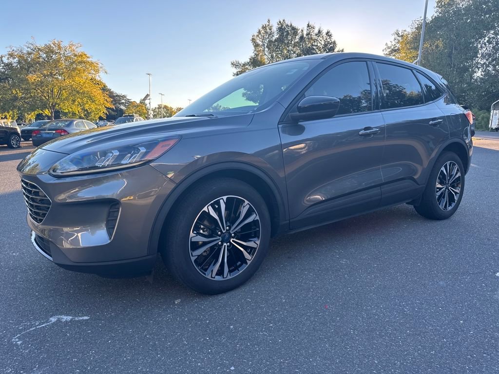 Used 2021 Ford Escape SE w/ SE Sport Appearance Package