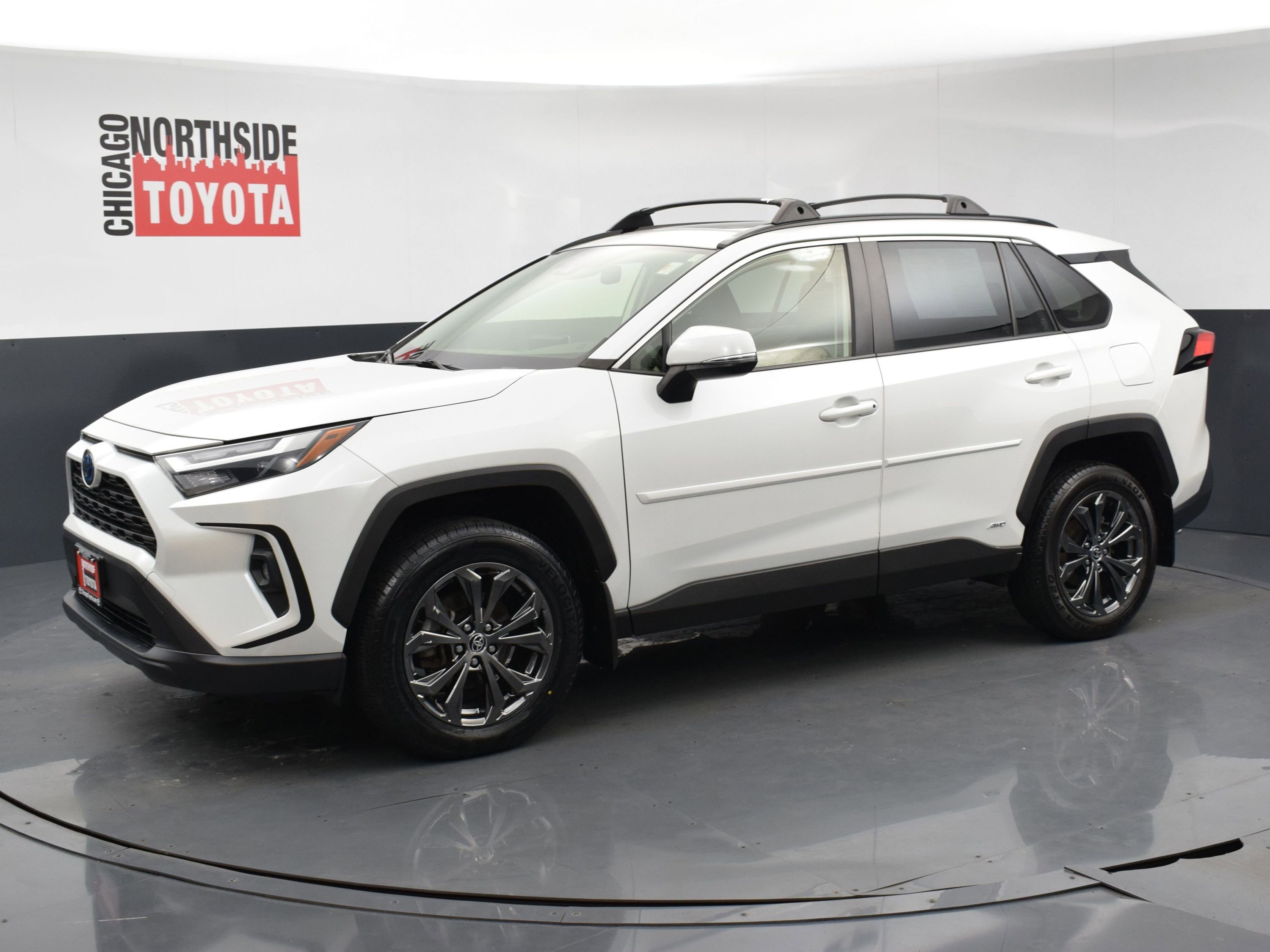 Used 2023 Toyota RAV4 XLE Premium image 8