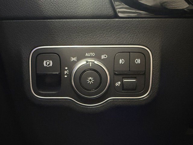 Used 2025 Mercedes-Benz GLA 250 image 18