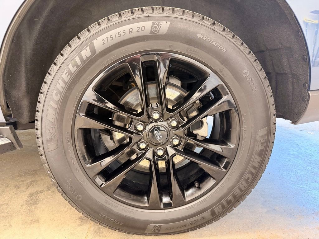 Used 2023 Ford Expedition XLT image 11