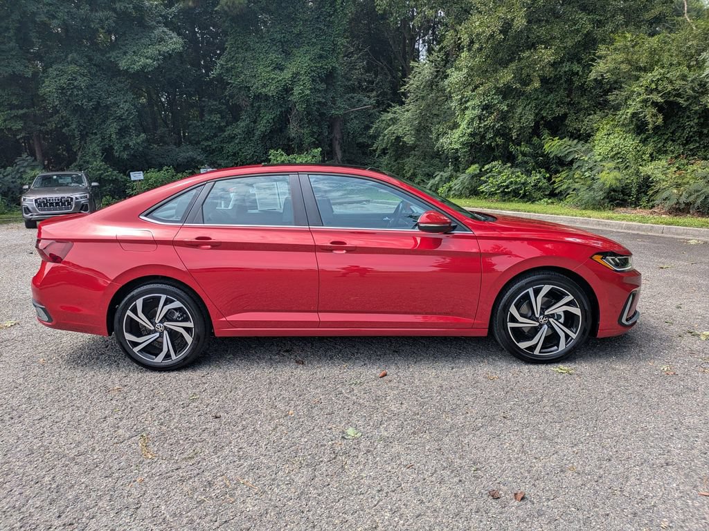 Certified 2026 Volkswagen Jetta SEL FWD image 3