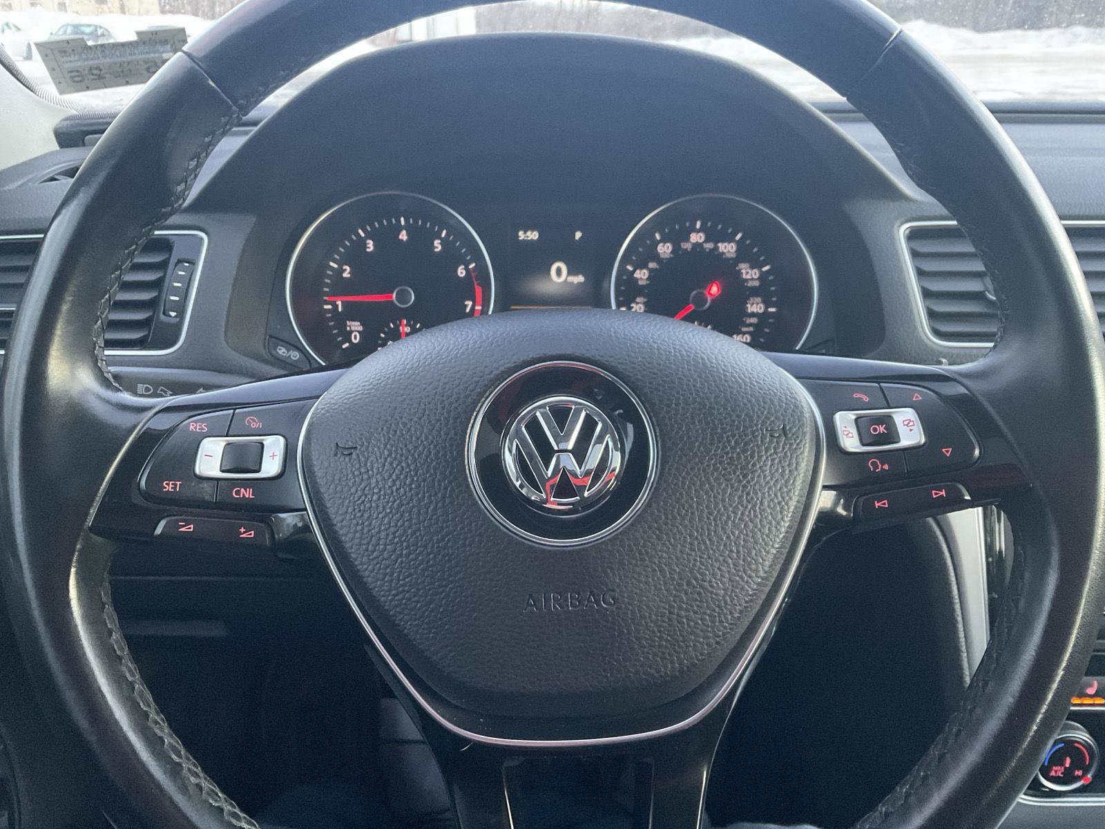 Used 2019 Volkswagen Passat 2.0T Wolfsburg w/ Wheels & Sunroof Package image 13