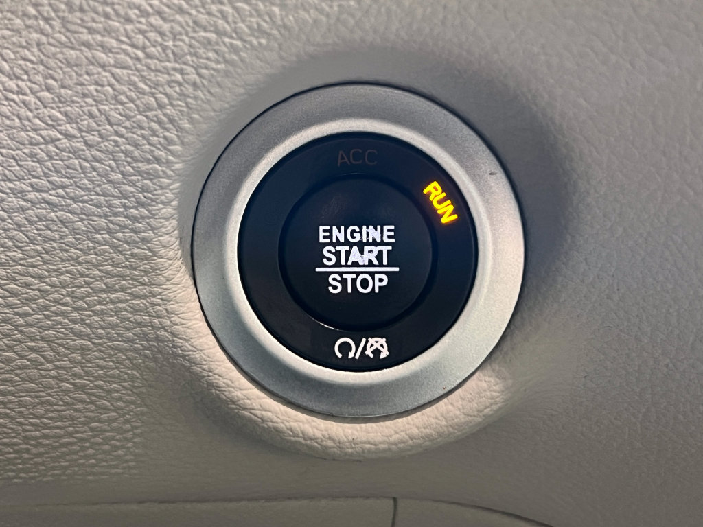 Used 2021 Chrysler Pacifica Limited FWD image 23