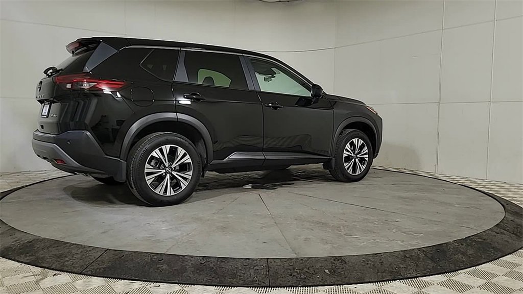 Used 2023 Nissan Rogue SV image 7