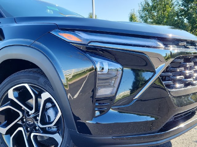 New 2026 Chevrolet Trax RS w/ Sunroof Package FWD image 9