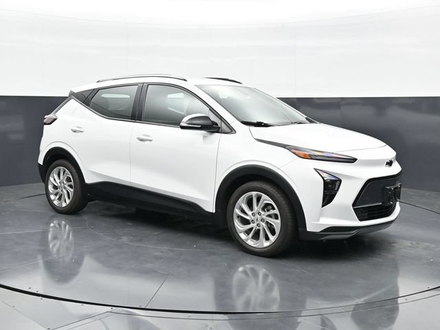 Used 2023 Chevrolet Bolt EUV LT w/ Driver Confidence Package FWD image 3