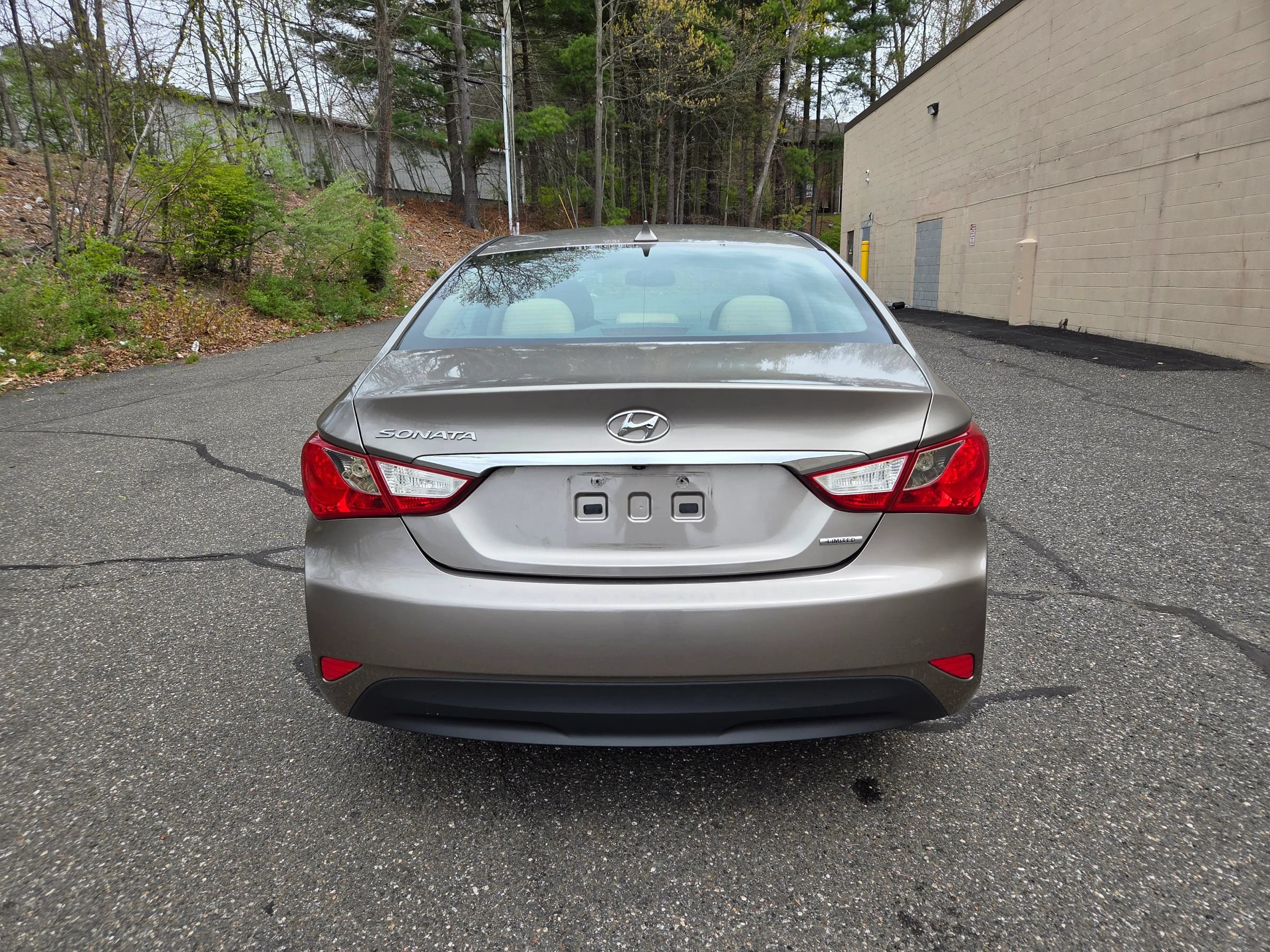 Used 2014 Hyundai Sonata Limited FWD image 4