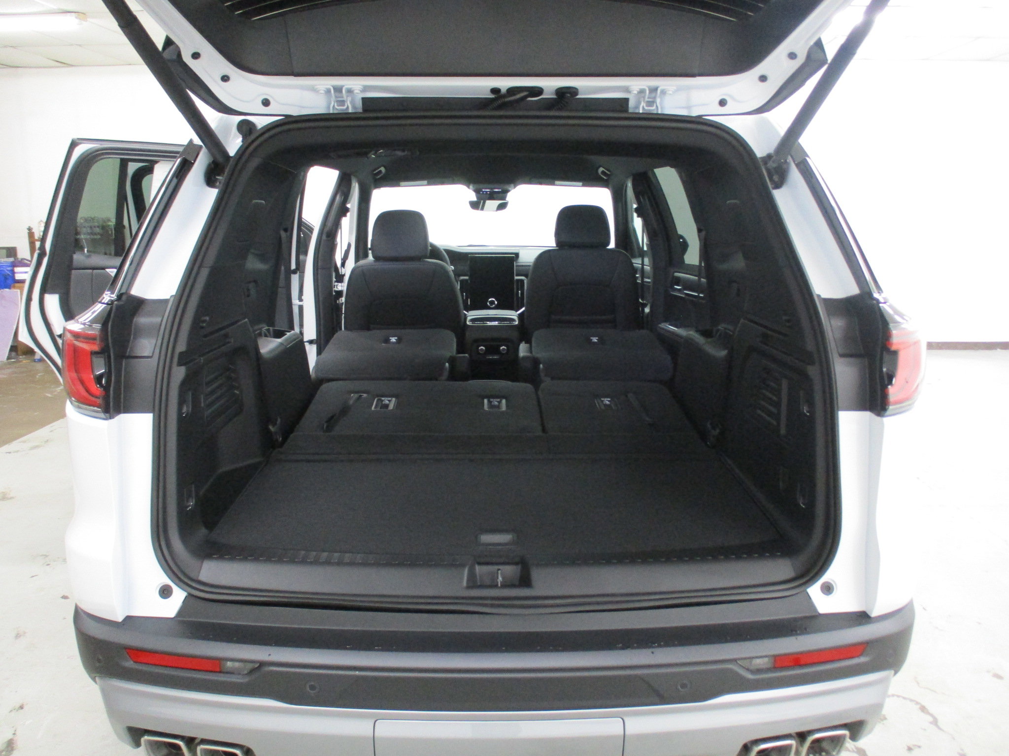 New 2026 GMC Acadia Elevation image 13