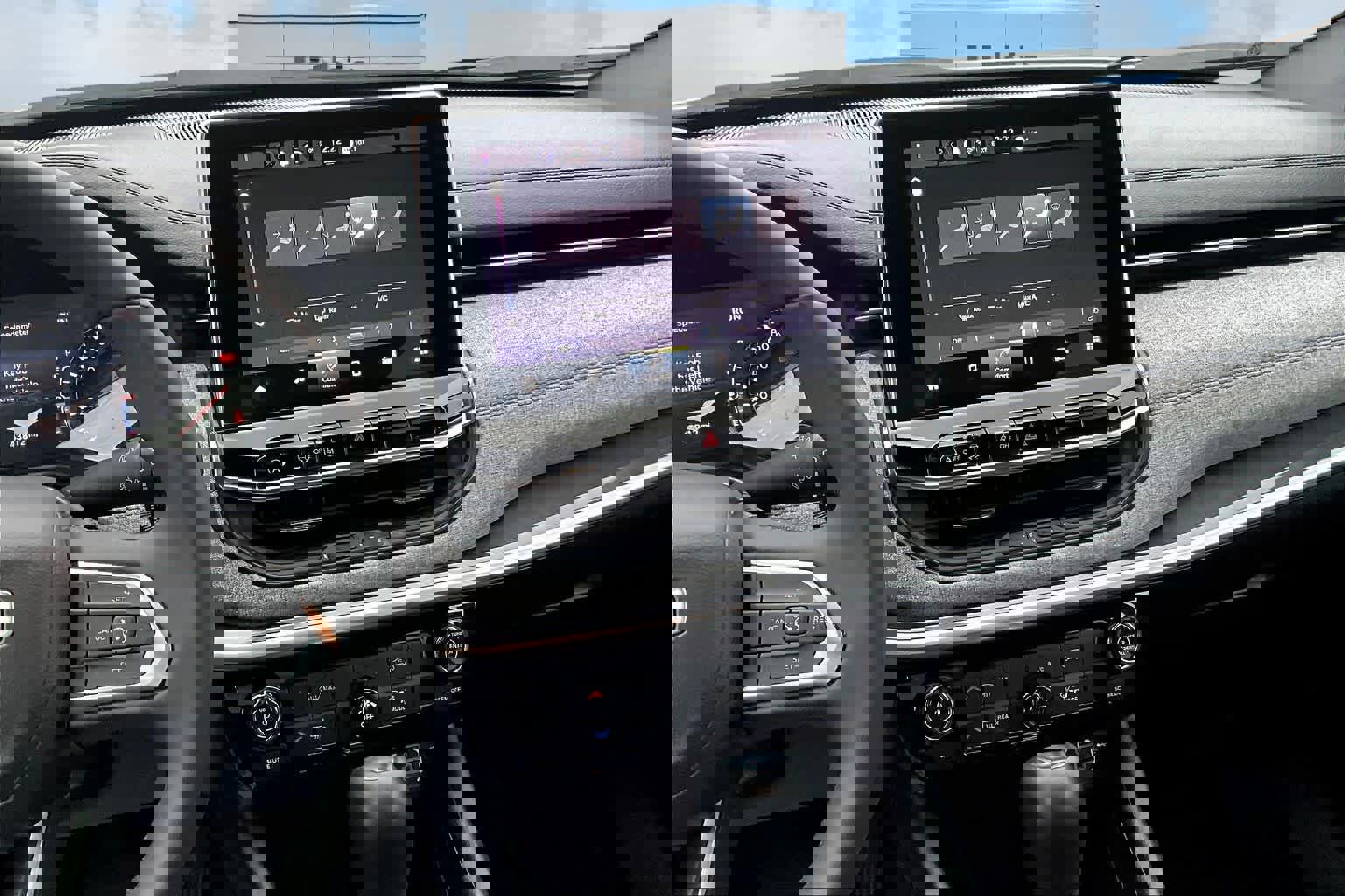 Used 2024 Jeep Compass Latitude image 20