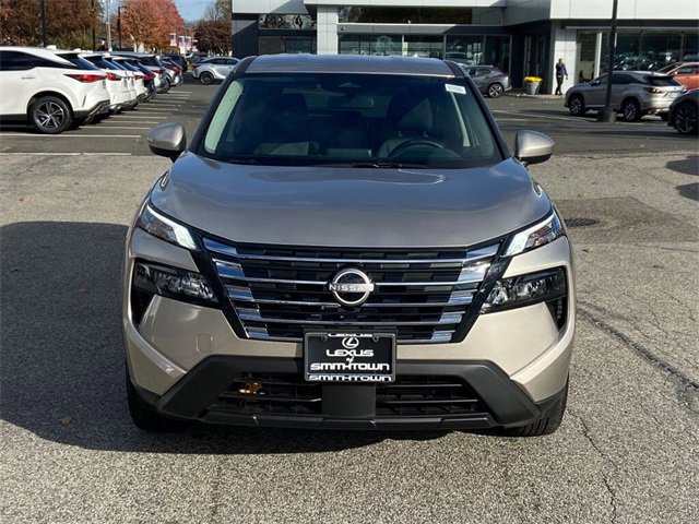 Used 2026 Nissan Rogue SV image 2