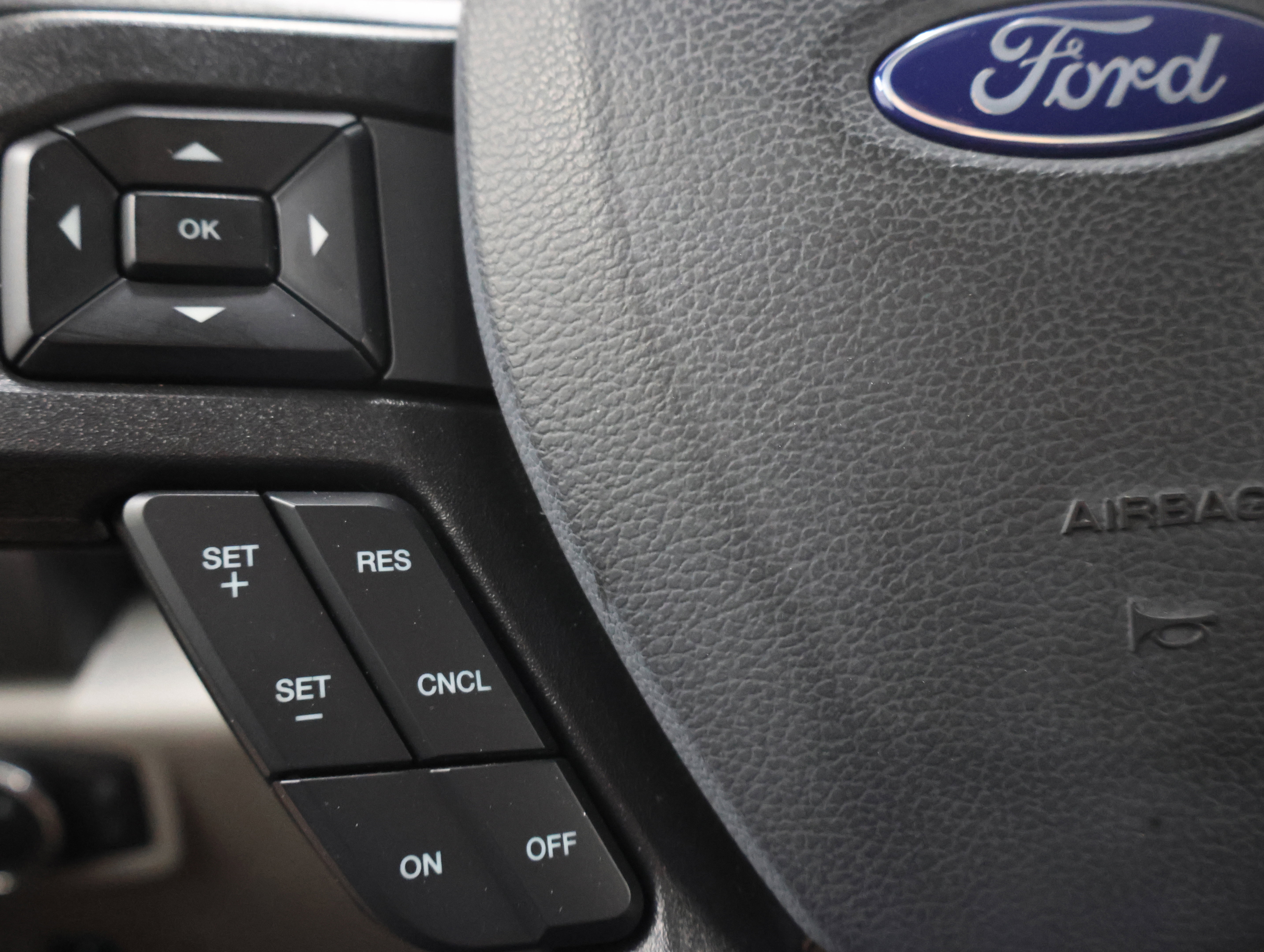 Used 2022 Ford F350 XLT w/ XLT Premium Package AWD/4WD image 14