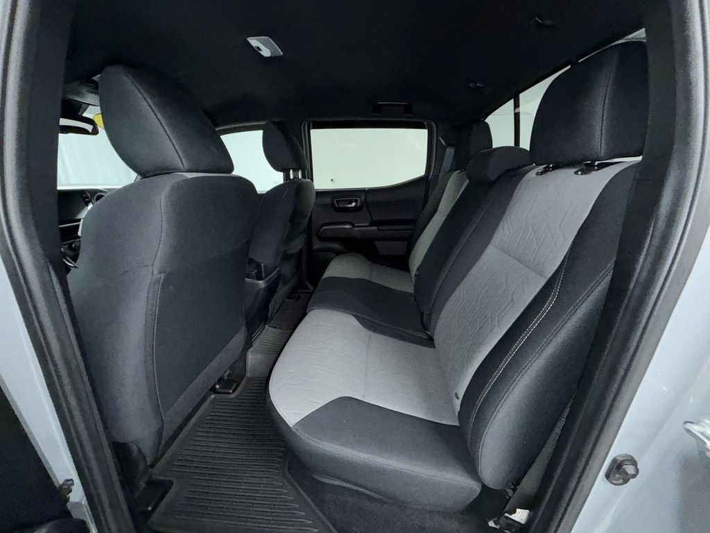 Used 2021 Toyota Tacoma TRD Sport w/ Technology Package AWD/4WD image 5