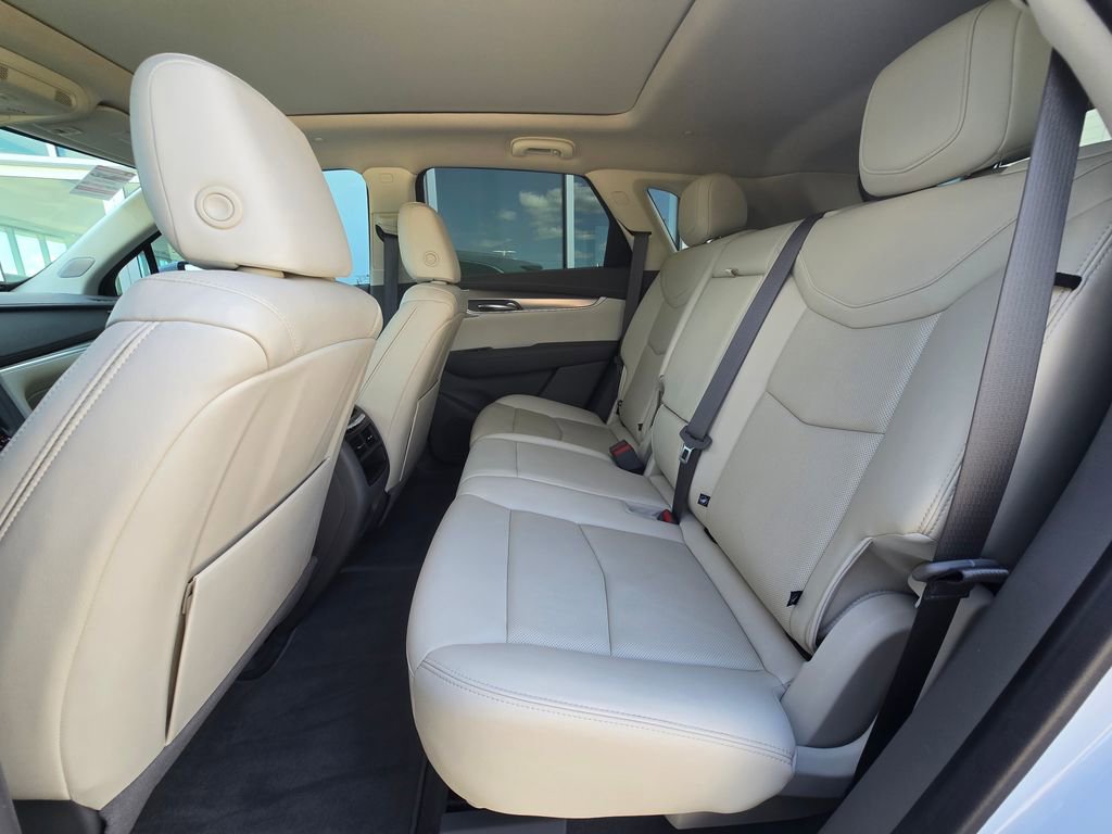 Used 2022 Cadillac XT5 Premium Luxury w/ Technology Package FWD image 14