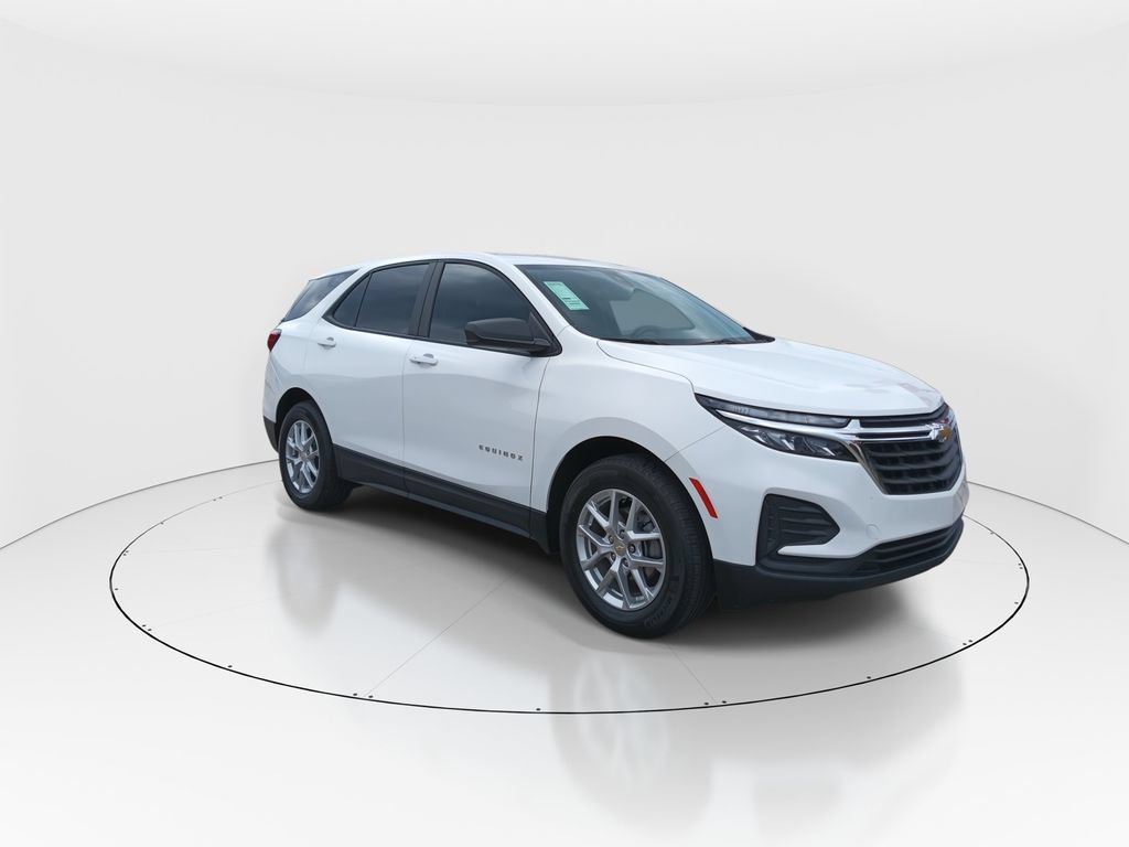 Used 2024 Chevrolet Equinox LS FWD image 2