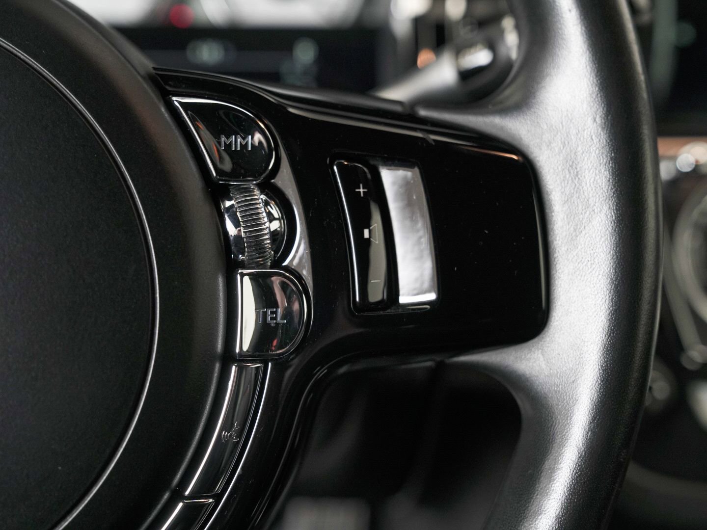 Used 2020 Rolls-Royce Dawn image 42