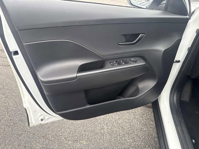 Used 2025 Hyundai Kona SEL image 28