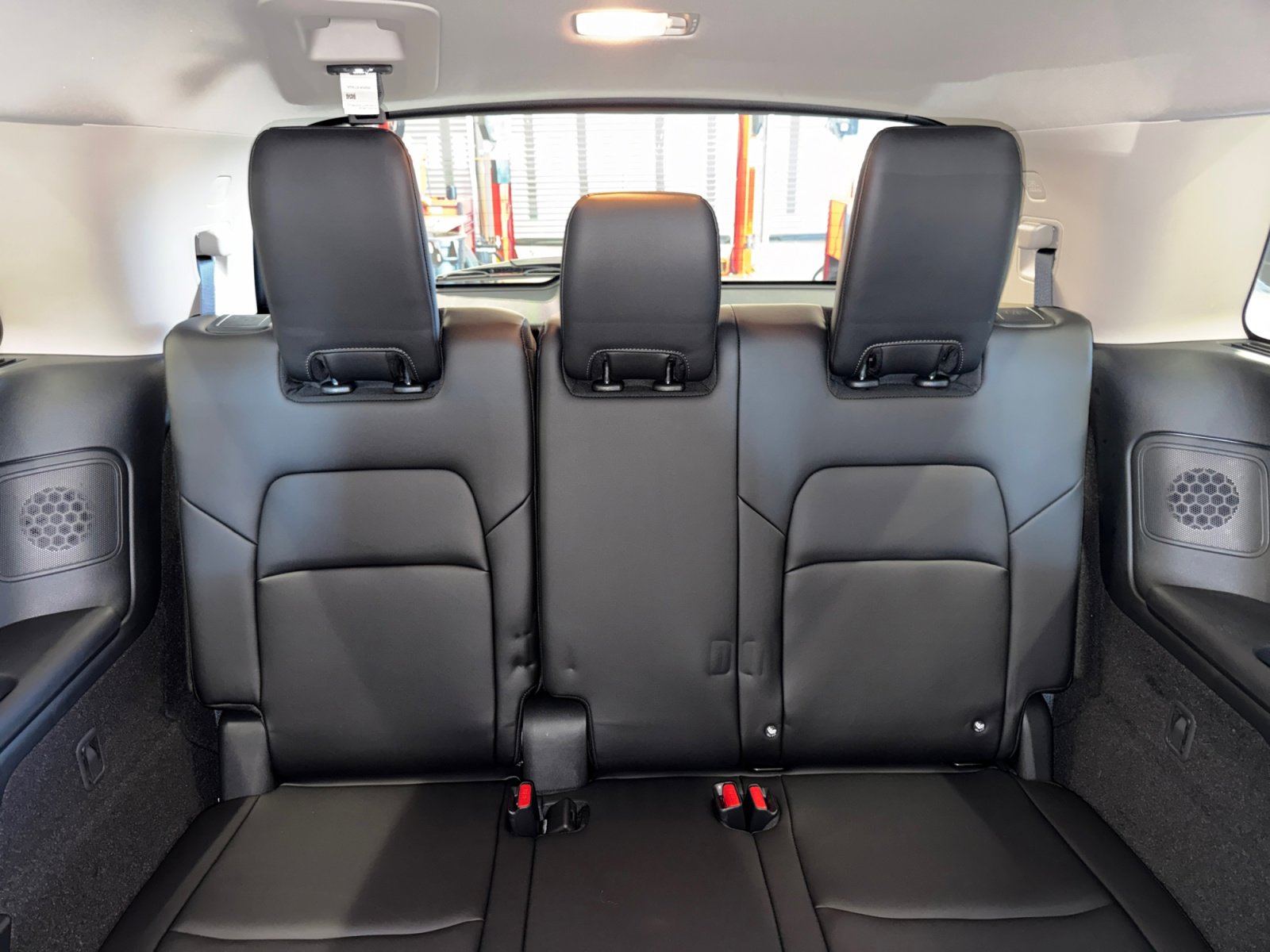 Used 2024 Nissan Pathfinder Platinum w/ Cargo Package image 28