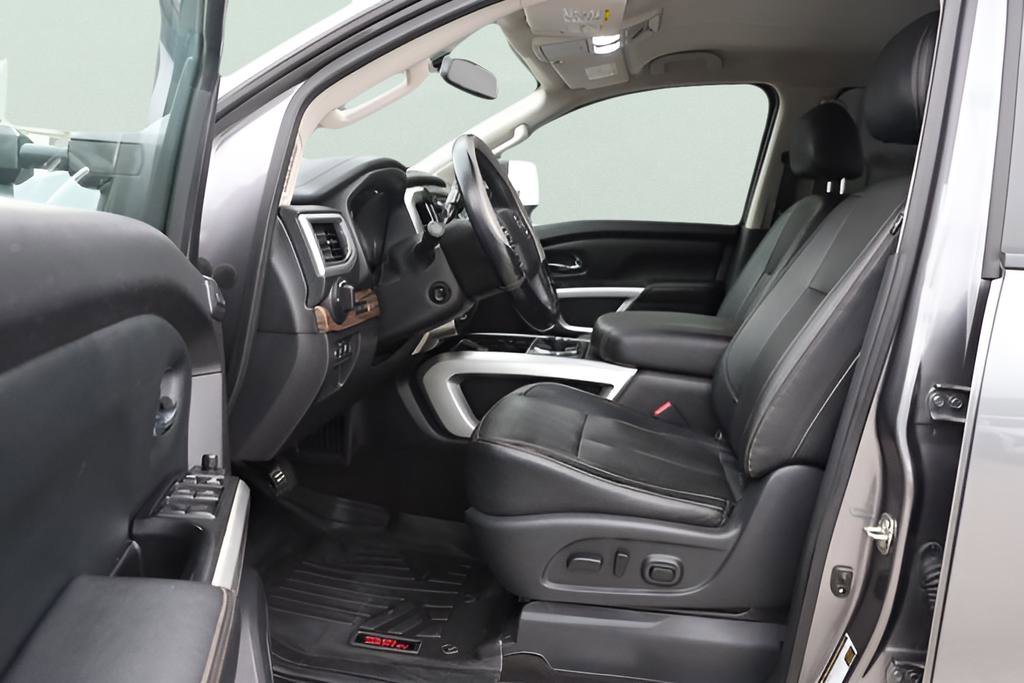 Used 2018 Nissan Titan SL w/ Texas Titan Edition image 10