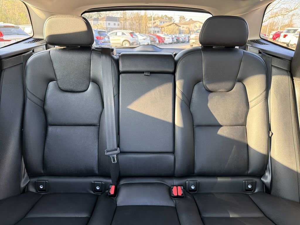 Used 2022 Volvo XC60 T8 Inscription image 29