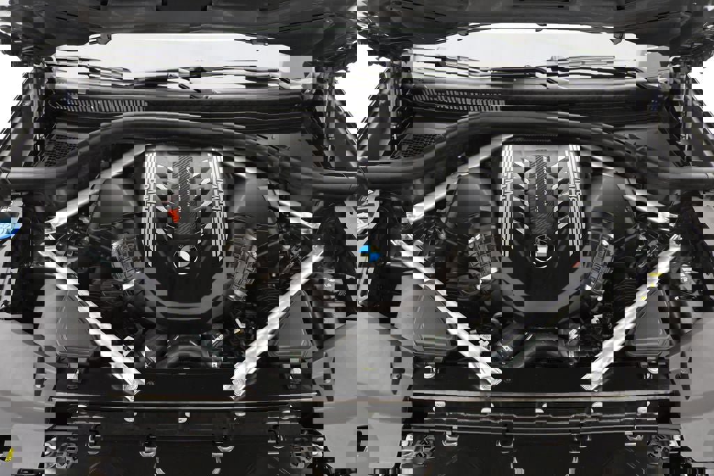 Used 2022 BMW X5 M50i w/ Executive Package image 33