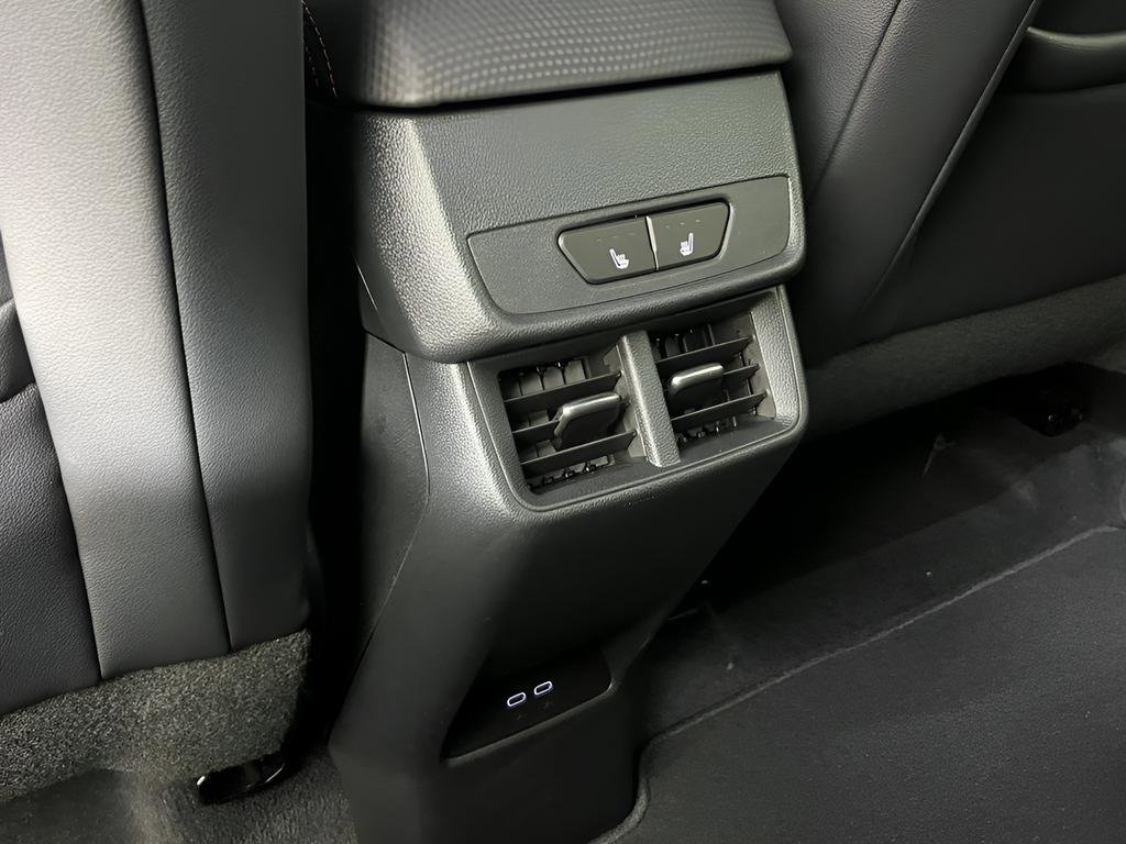 New 2026 Chevrolet Equinox RS w/ Convenience Package III AWD/4WD image 22