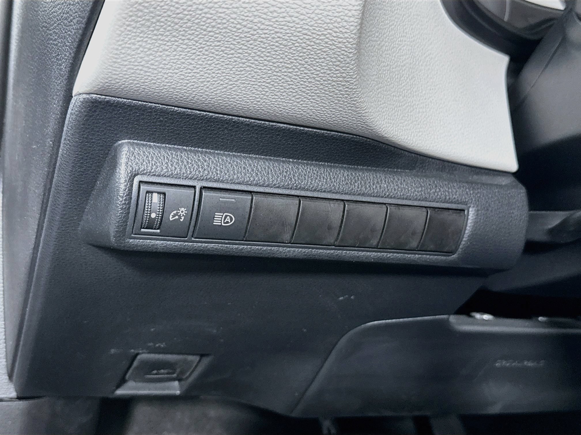 Certified 2024 Toyota Corolla LE FWD image 11