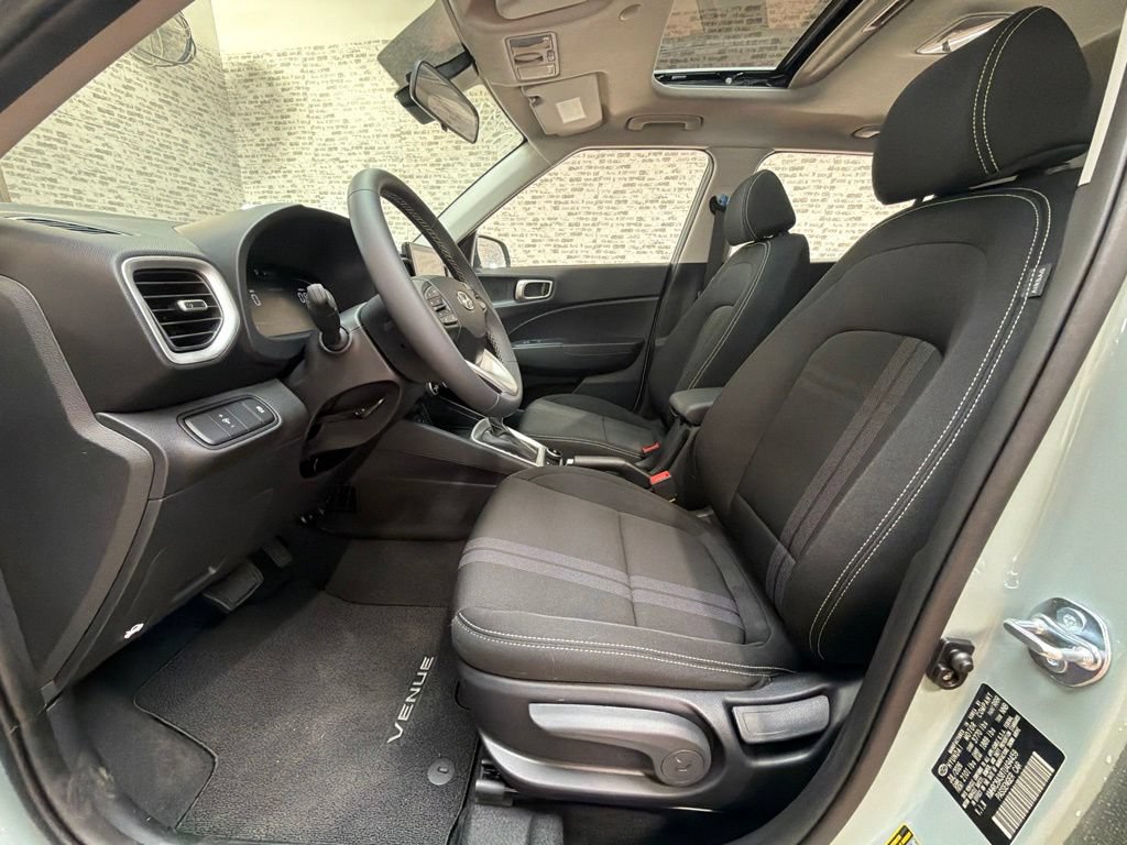 New 2026 Hyundai Venue SEL FWD image 23