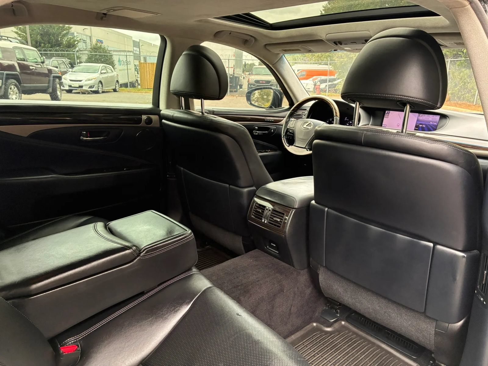 Used 2013 Lexus LS 460 L w/ All-Weather Pkg RWD image 41