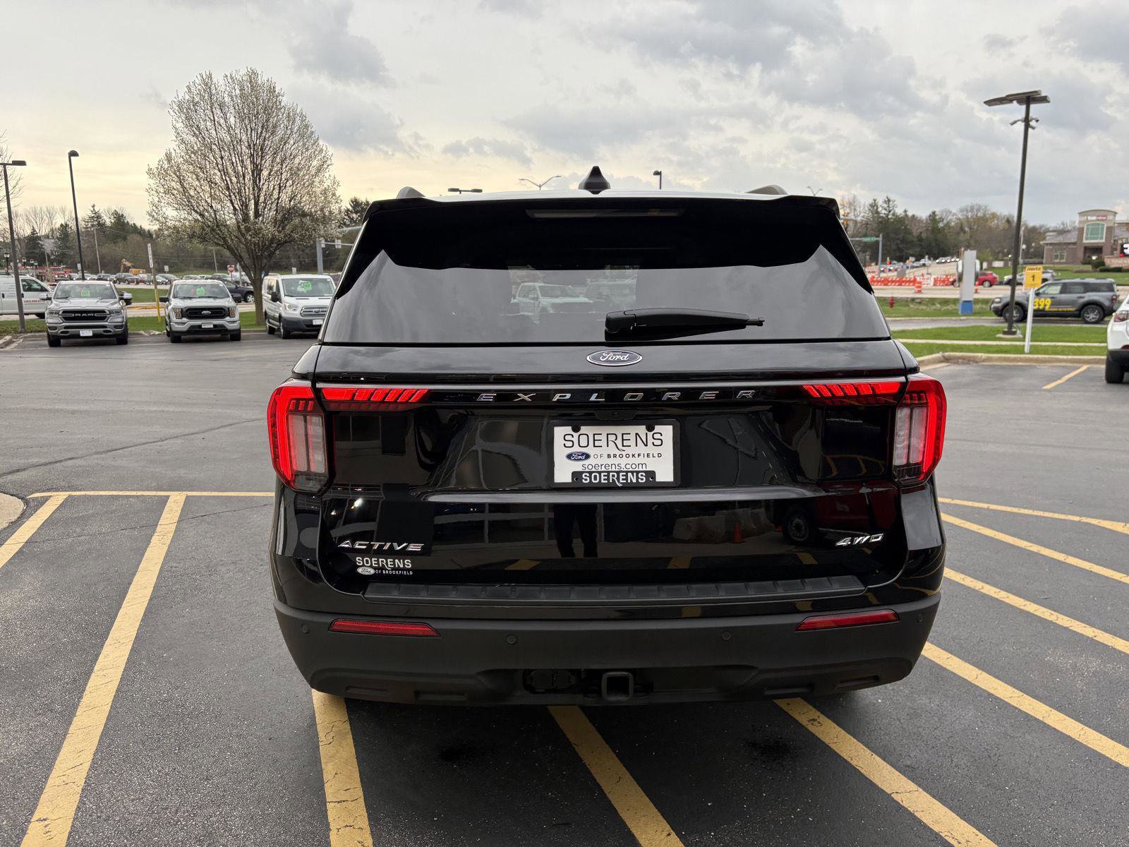 Used 2025 Ford Explorer Active image 5