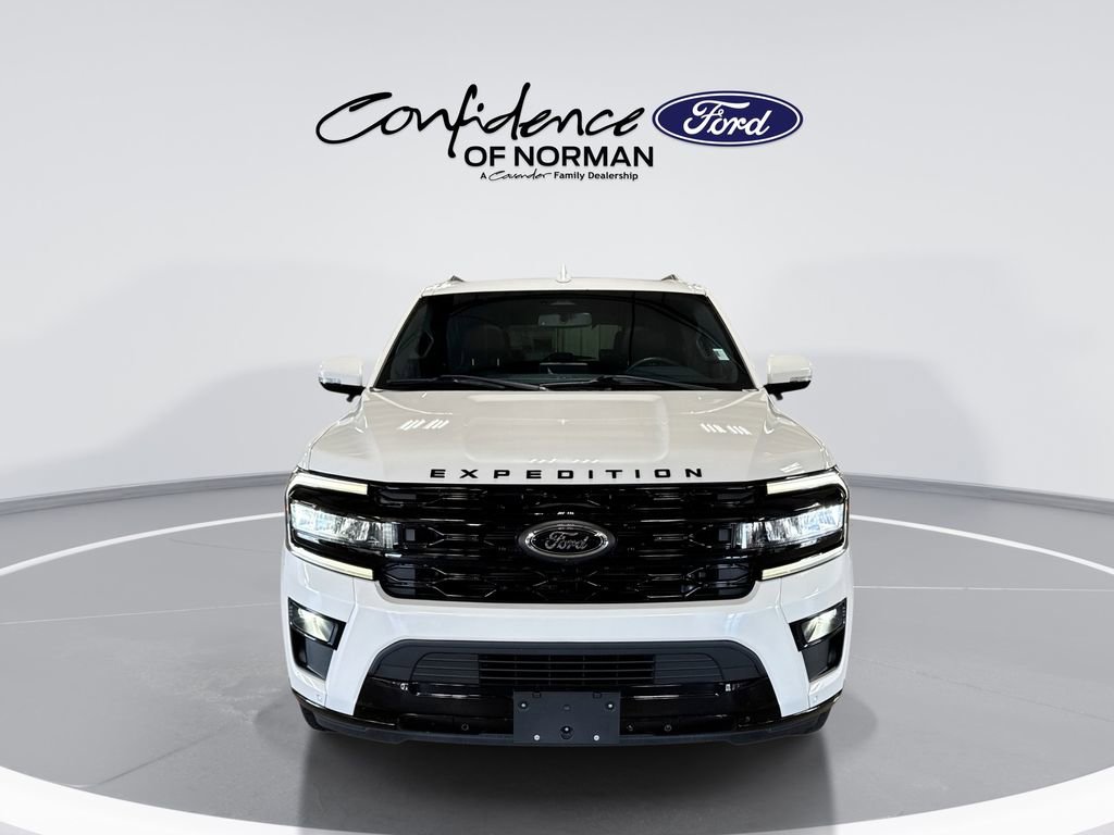 Used 2024 Ford Expedition Limited RWD image 2