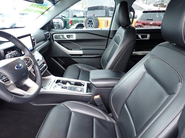 Certified 2024 Ford Explorer XLT w/ Equipment Group 202A image 17