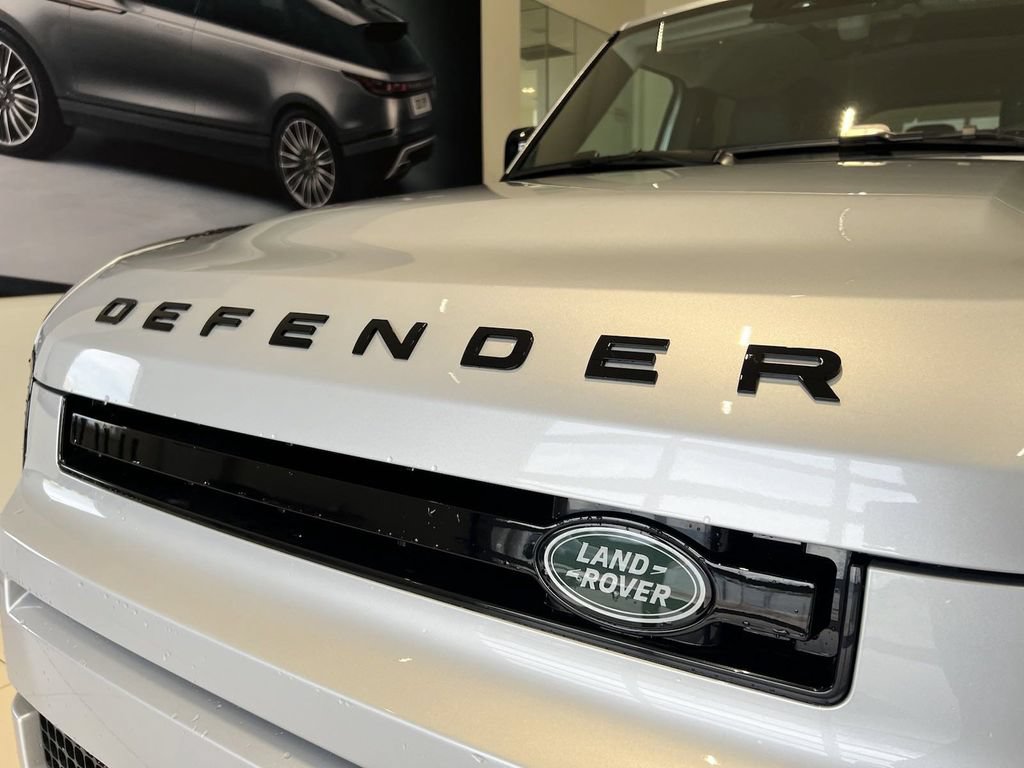 New 2024 Land Rover Defender 110 S AWD/4WD image 9
