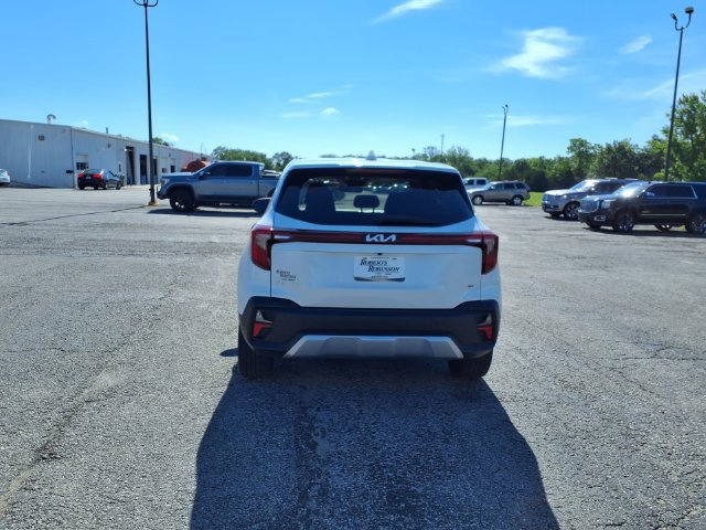 Used 2024 Kia Seltos LX AWD/4WD image 6