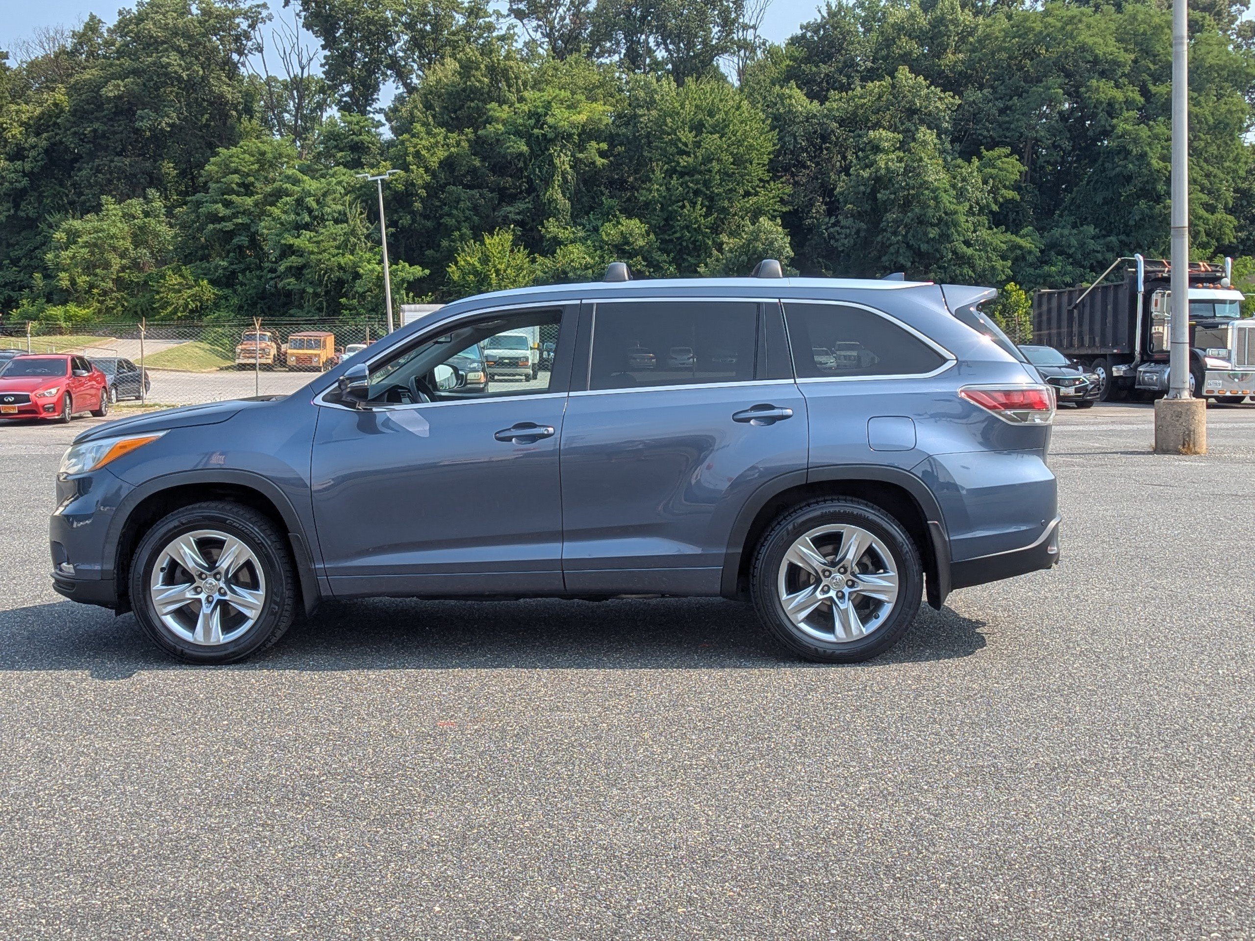 Used 2014 Toyota Highlander Limited AWD/4WD image 5