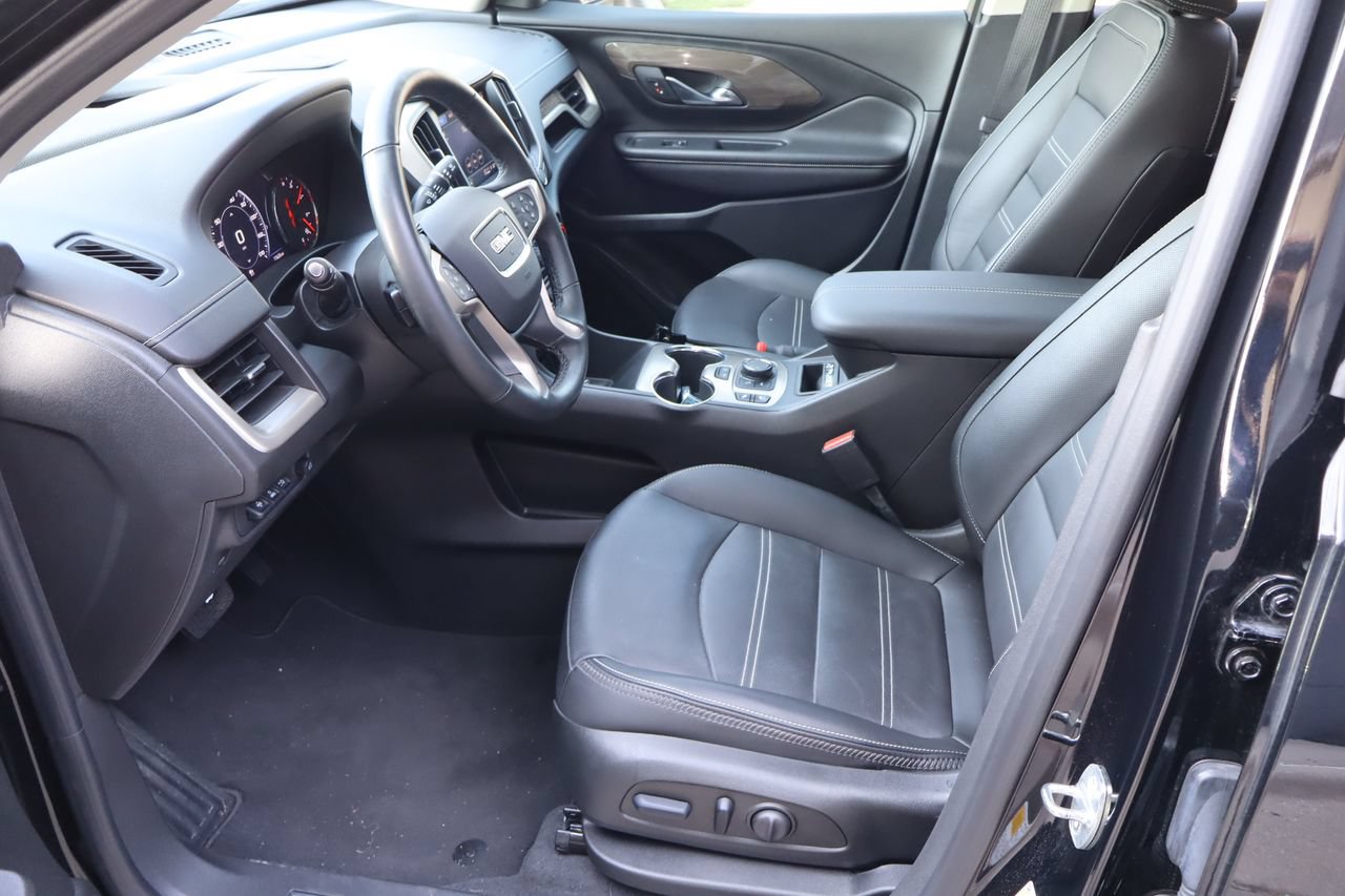 Used 2023 GMC Terrain Denali w/ Denali Premium Package AWD/4WD image 16