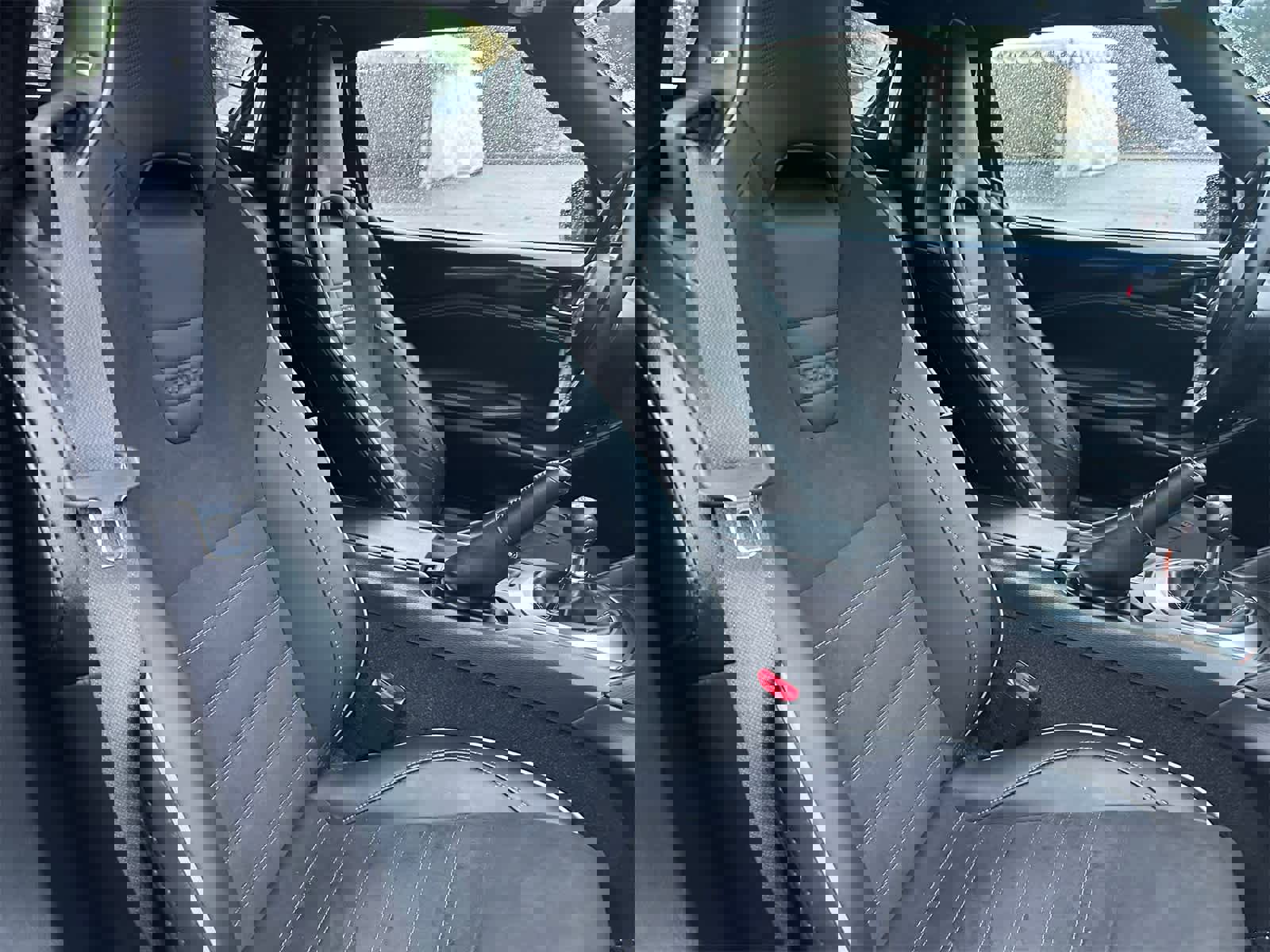 Used 2022 MAZDA MX-5 Miata Club w/ Interior Package image 11