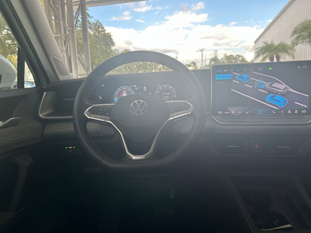 Used 2025 Volkswagen Tiguan S image 47
