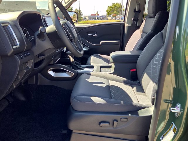 New 2027 Nissan Frontier SV w/ SV Convenience Package RWD image 5