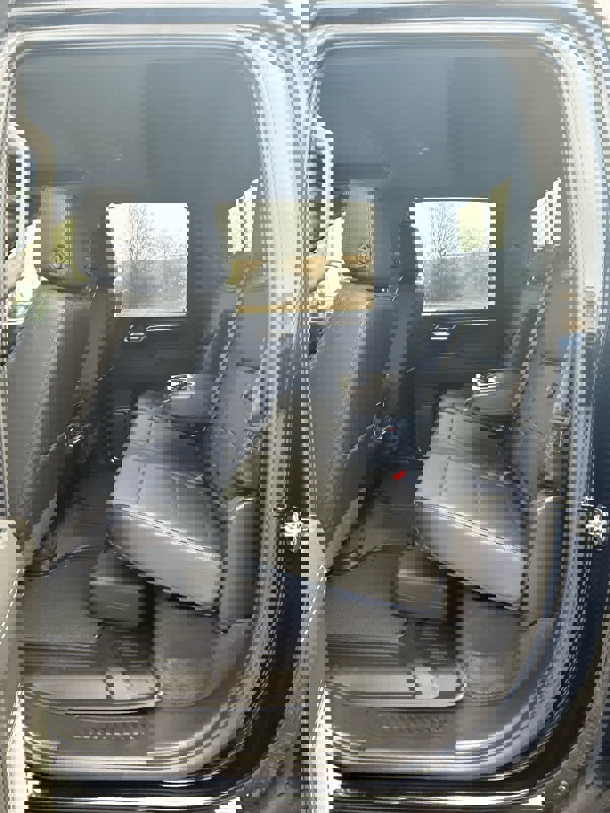 New 2025 GMC Sierra 2500 Denali w/ Denali Reserve Package image 19